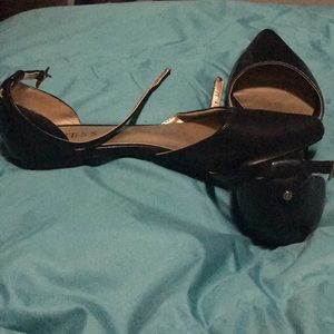 Guess Shoes - Guess Black Flats w/ ankle strap Guess Shoes - Guess Black Flats w/ ankle strap